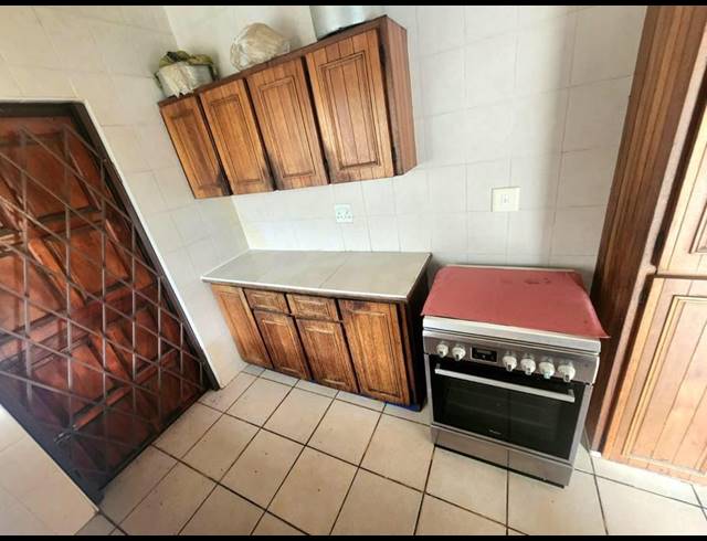 3 BEDROOM FREESTANDING TO LET IN VANROVA
